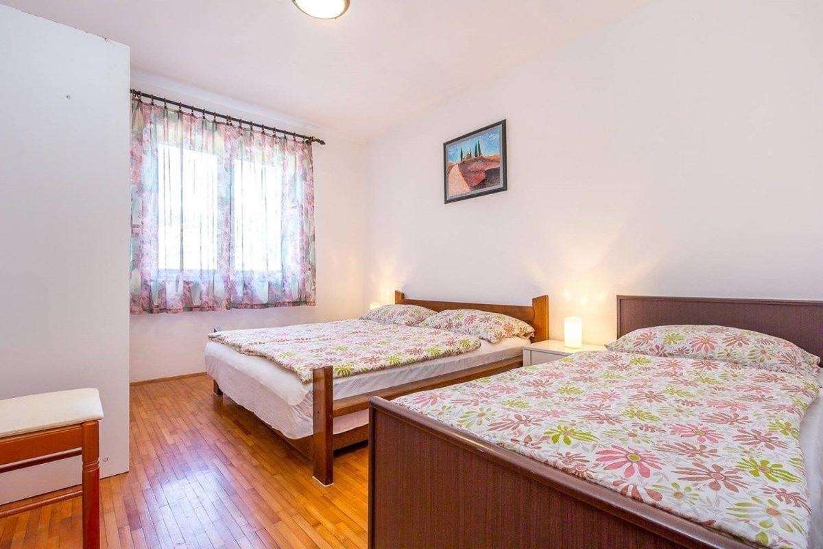 Apartments Dragica Valbandon Exterior foto